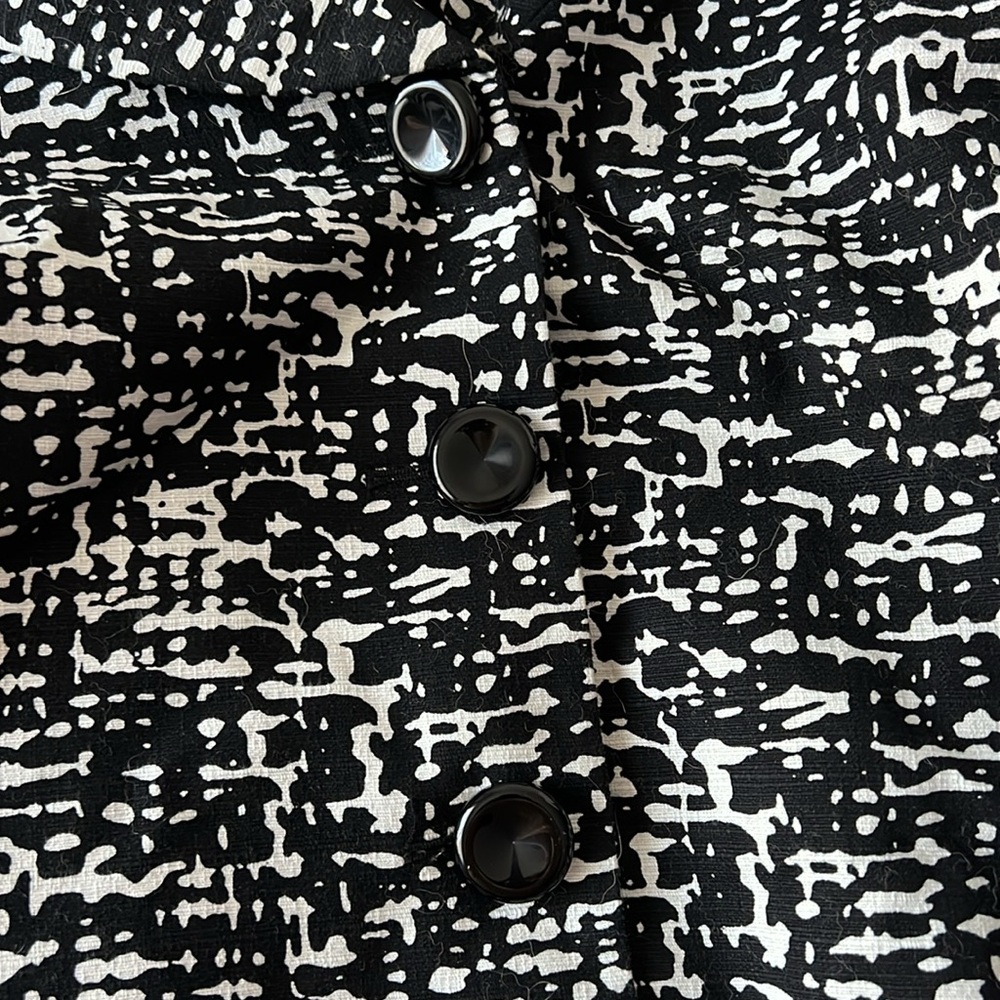 Tahari Black and White Patterned Blazer - Picture 4 of 6